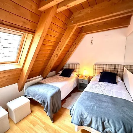 Caleydos Duplex Diseno Garaje Wifi Sallent De Gallego